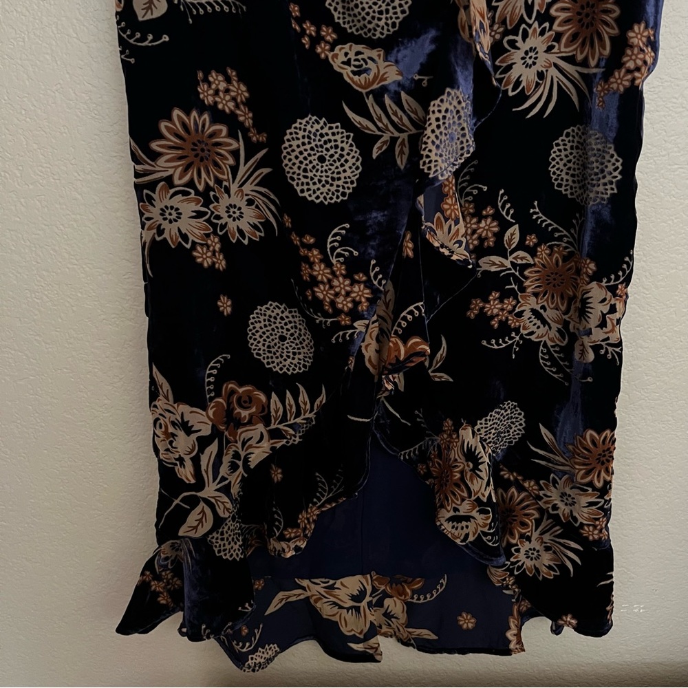 House of Harlow 1960 Navy Floral Midi Skirt - Picture 7 of 11